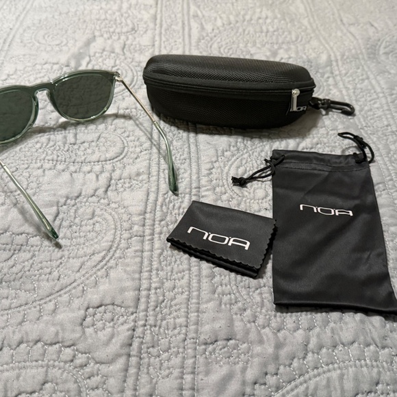 TechnoMarine Unisex Polarized Sunglasses, Green - Picture 4 of 4